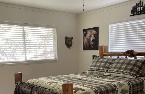 Mi-Wuk Village Cabin | The Bear Retreat