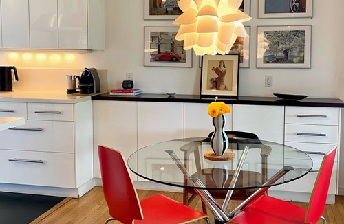 Silver Lake House | THE BEST OF HOLLYWOOD AND LOS ANGELES IN A PRIVATE MID-CENTURY MODERN HOME