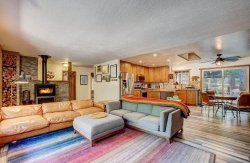 Country Club Estates House | The Blue Lake House - Family fun Abound