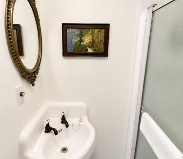 Bridgeport Hotel | The Bodie Hotel