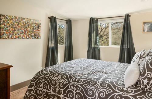 Paso Robles Cottage | THE BREW HOUSE-The Westside Cottages 2 Bed/2 Bath