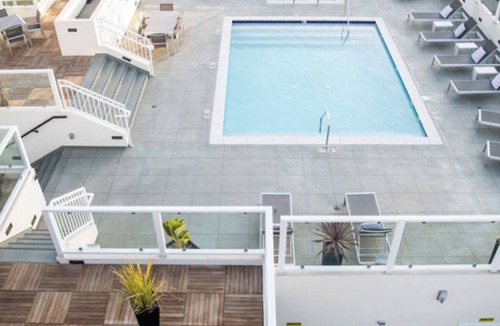 Historic Core Apartment | The Broadway Royal Residence 1.5 Bedroom