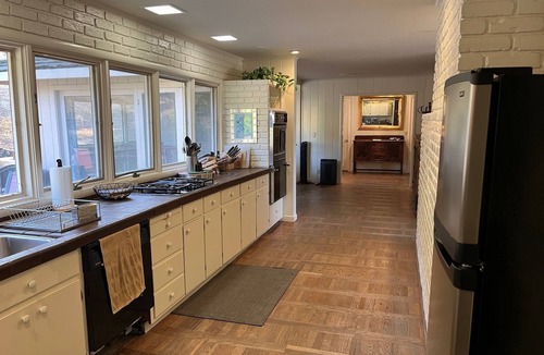 Noddin House | The Bunkhouse at Harwood Farms, Los Gatos CA. 3br, 3ba, heated pool & views