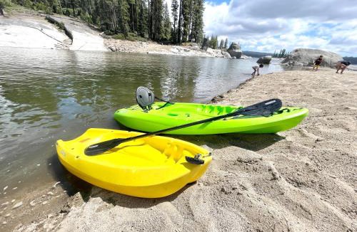 West Village House | The Cedar House Prime Spot Kayaks & Cool AC