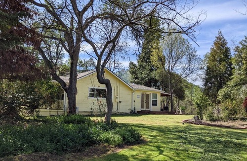 Dunlap Cabin | The Cheerful Hollies Cottage