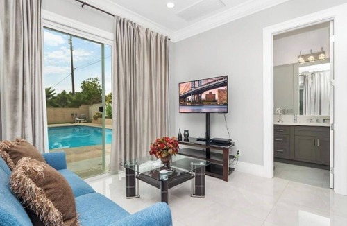 East Whittier House | The Cozy Back House