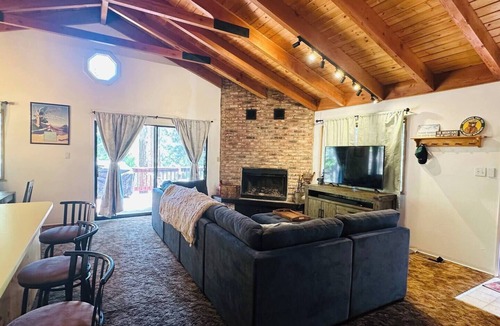 Mi-Wuk Village Cabin | The cozy cabin!