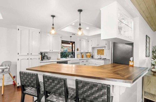 Raisin House | The Del Mar Haven - Luxurious Retreat in Fresno