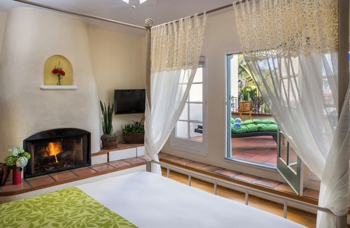 West Beach Bed & Breakfast | The Eagle Inn