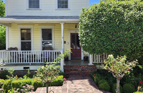 Sutter Creek House | The Foxie Estate - Sleeps 14, On Main Street!