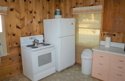 Lake Isabella Cabin | The Green Cabin - A Forest Escape 5 Min to Lake & 20 Min to River