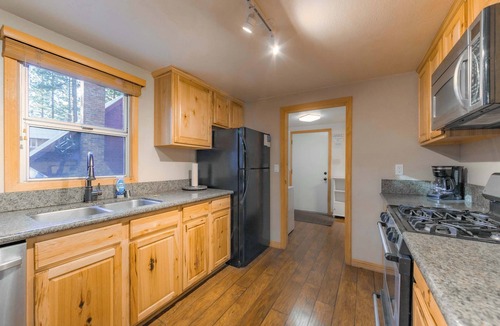 South Lake Tahoe Cabin | The Heavenly Foothills For 4