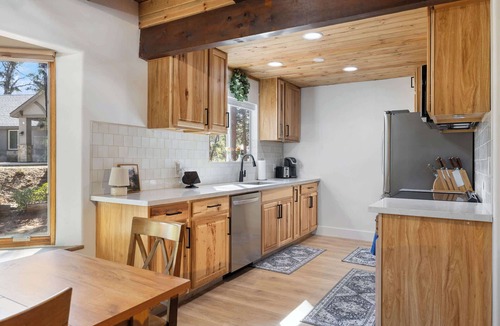 Sierra Cedars House | The Herold's Shaver Lake Retreat | BBQ, Fire pit+