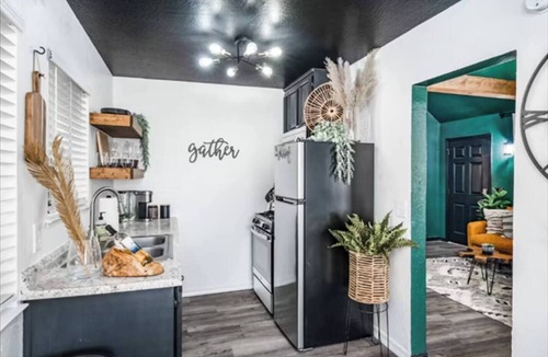 Long Barn Cabin | The Hide-Out! A Boho Cabin AC- Wi-fi