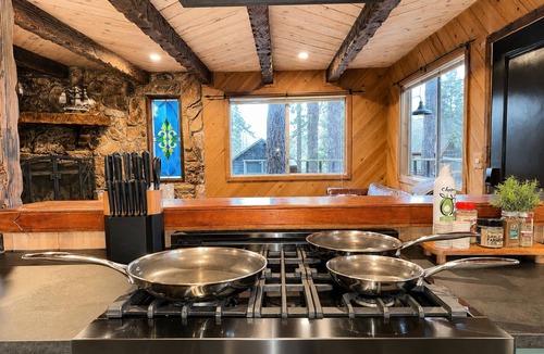 Big Bear Lake Hotel | The Hideaway Big Bear