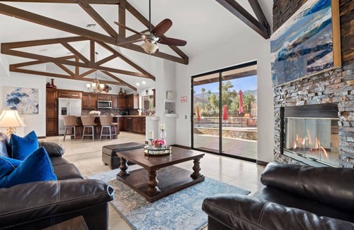 Palm Springs House | The Hideaway: Luxury Palm Springs, Pool & Hot Tub
