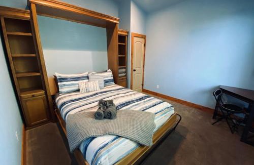 Oakhurst House | The Hilltop Cabin Retreat in Bass Lake Heights