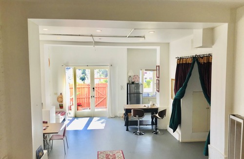Hollywood Hills Apartment | The Hollywood Hills Experience MARCH DISCOUNT