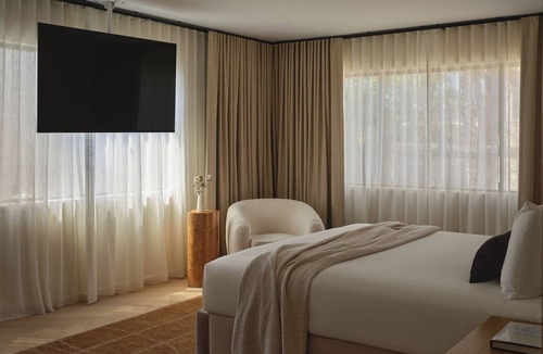 Koreatown Hotel | The Ivory