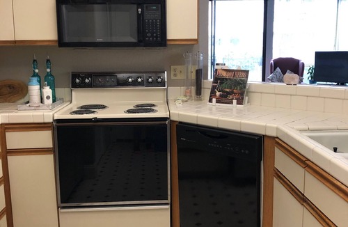 San Ramon Condo | The Lakes at Canyon Lakes, gated community, 2 bedroom, 2 bathroom condo.