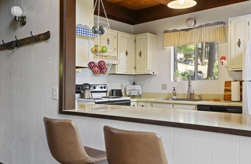 Mi-Wuk Village Cabin | The Lodge 108-Family & Pet Friendly Ski Cabin