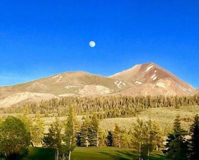 Mammoth Lakes House | The Lodges by 8th Hole Year-Round Fun
