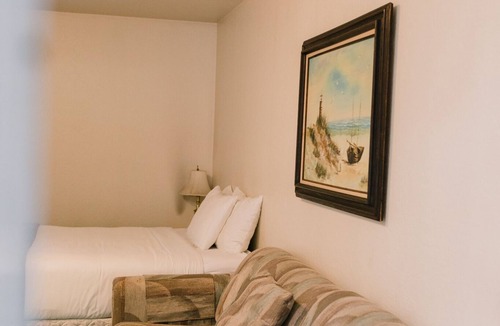 Long Barn Cabin | The Long Barn Lodge - Standard Cabins