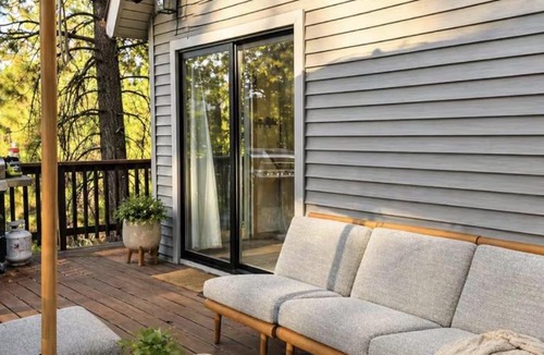 Big Bear Lake Ski Chalet | The Lounging Lodge near the Village!