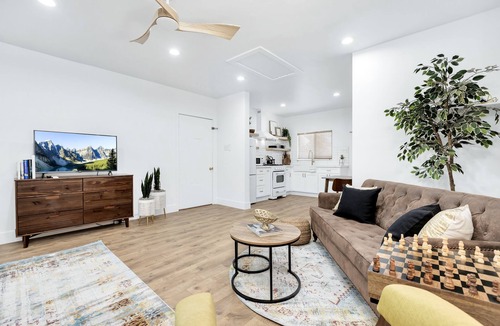 Tulare Apartment | The Lower Landing Suite In Tulare, CA