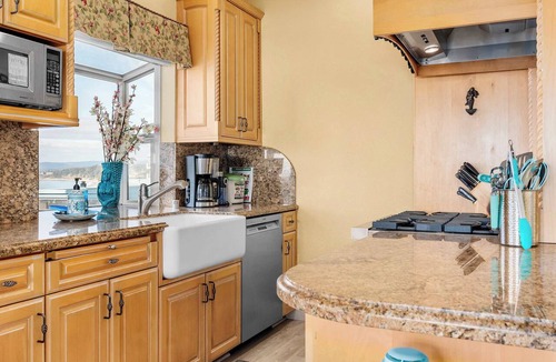 Rio del Mar Condo | The Mermaid's Perch!