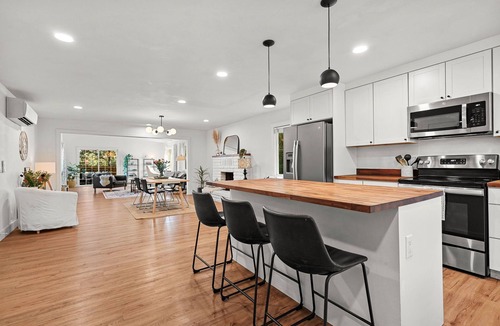 Redding House | The Mesa Loft : Central, Cozy, Bright