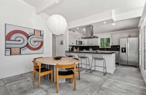 Palm Springs House | The Mod Cherry - Luxury Meets Retro Charm: Stay in a Stunning Palm Springs Retreat