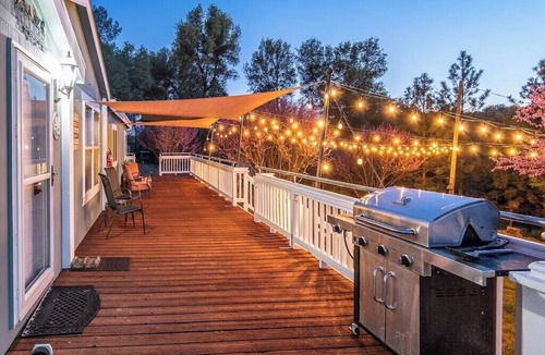 Mariposa House | The Nest-2 K Beds-Game Room-Deck-5 min to Mariposa