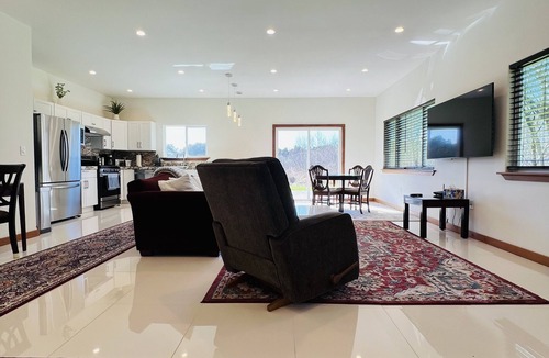 Inglenook House | The Nook, Private Beach House by Vynmir