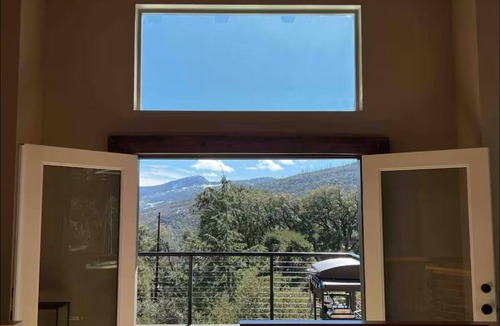 Julian House | The North Peak Retreat - Mountain Modern! Views, Gym, Pet Friendly