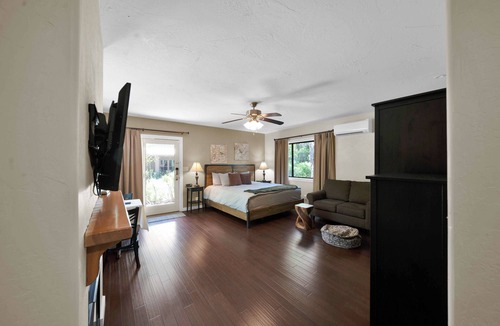 O'Brien Bed & Breakfast | The Nuthatch- A Room With a Forest View.
