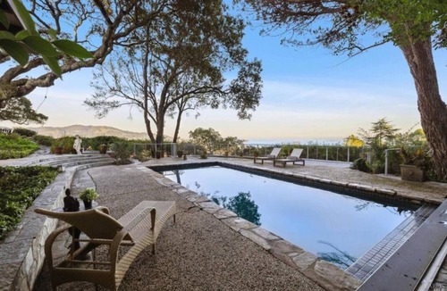 San Rafael House | The Oak - Luxury Mansion in San Rafael | Hottub