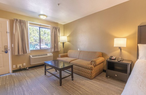 Oakhurst Hotel | The Oakhurst Inn at Yosemite