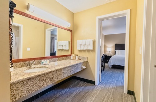 Oakhurst Hotel | The Oakhurst Inn at Yosemite
