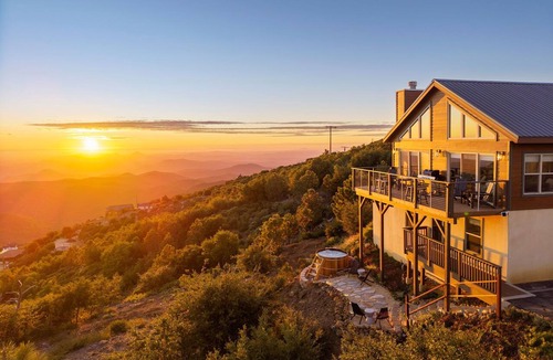 Julian House | The only mountaintop pickleball ranch in Southern California. 1 hour from San Diego.