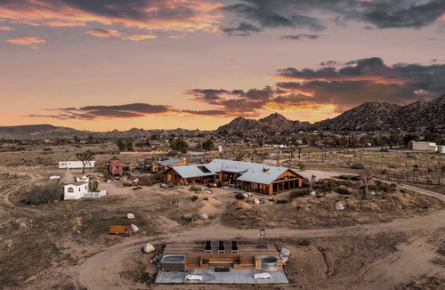 Pioneertown House | The Outlaw Ft. on Netflix, Western Town w Saloon