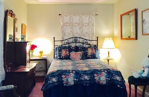 Jamestown House | The Palm Hotel