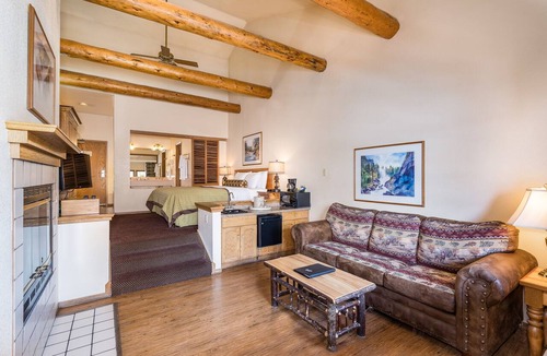 Bass Lake Resort | The Pines Resort