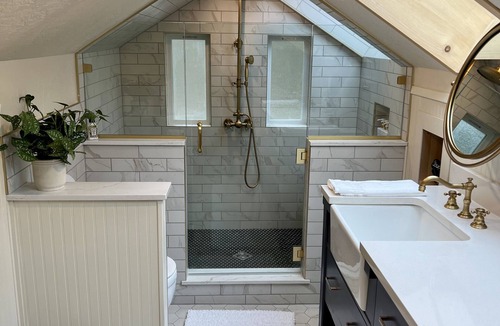 Nevada City House | The Prohibition Hideaway- 1920s themed home! 7 min walk to downtown Nevada City