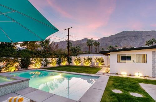 Tahquitz River Estates House | The Retreat on Mesquite - 5BR Perfect Group Getaway
