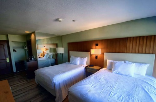 Mount Charleston Hotel | The Retreat on Charleston Peak, Standard Double Queen, Scenic Getaway!