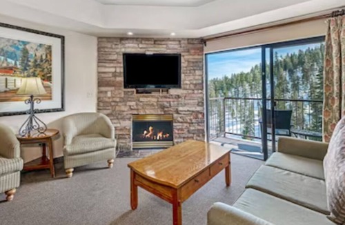 Tahoe Village Hotel | The Ridge at Lake Tahoe
