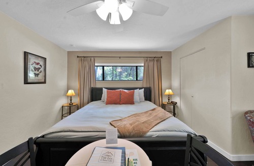 O'Brien Bed & Breakfast | The Robin- A Room With a Forest View