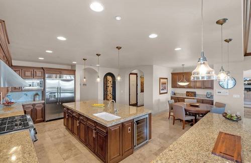 Shandon House | The Shandon House - Magnificent Views From A Spectacular Hilltop Home!