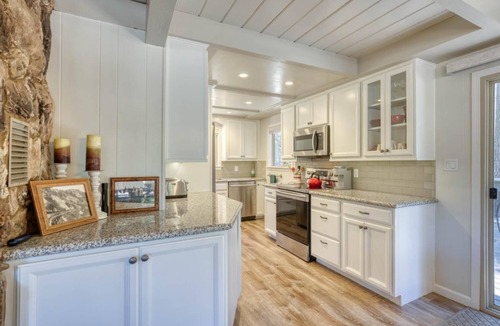Sierra Cedars Cabin | The Shaver Cozy Cottage 5 Min to Downtown 10 Min to Lake 25 Min to China Peak